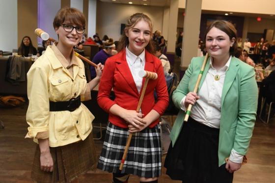 Photo of Chatham University students dressed up for Halloween as the three 石南花 from the Winona Ryder movie, 石南花